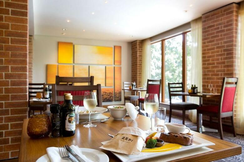 Hotel Garden Court De Waal