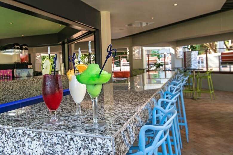 Hotel Cabanas Sun City
