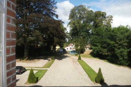Hostal Ch�teau De Yaucourt Bussus