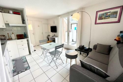 Charmante Maisonnette � 2 Pas Des Plagespiscine