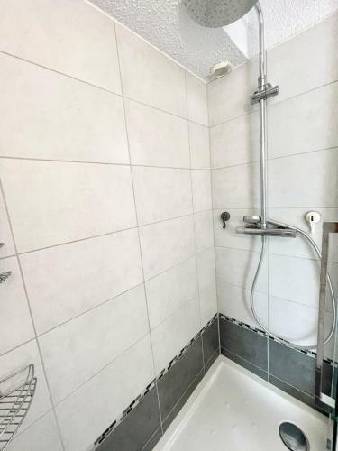 Charmante Maisonnette � 2 Pas Des Plagespiscine