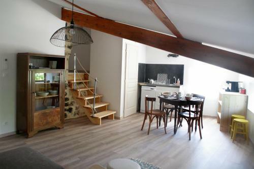 Hostal Auberge D'ailhon, Chez La Marthe X Bistro D'ailhon