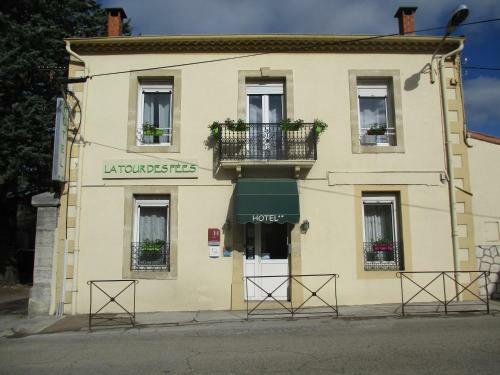 Hotel H�tel La Tour Des F�es
