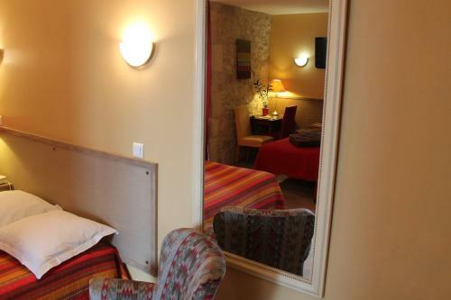 Hotel Logis Auberge De La Tour