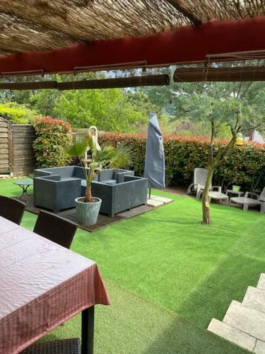 Mazet 6 Pers. (piscine) 20 Mn De Frejus/st Maxime