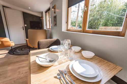 Apartamentos Gites S�r�na� Avec Vue Sur Rivi�re