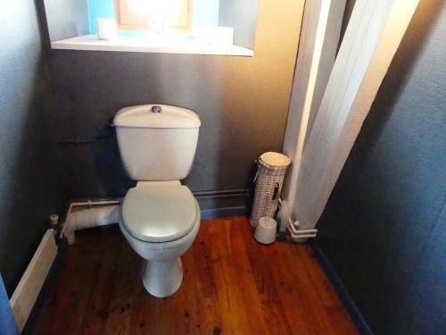 Routier Double Sleeps 6 1k, 1q, 2s Comfortable, Modern, Artistic, Fun