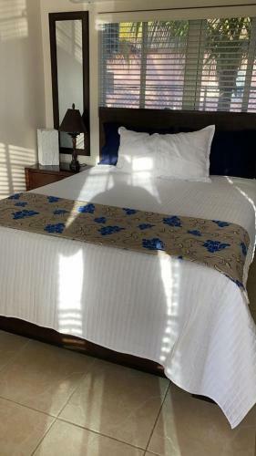 Private Gated 1 Bedroom Guest Cottage