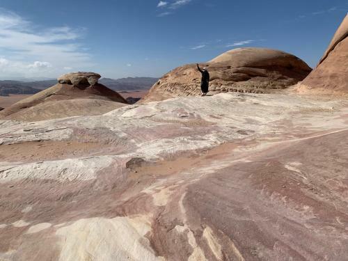 Wadi Rum Desert Eid Camp & Cave & Tours