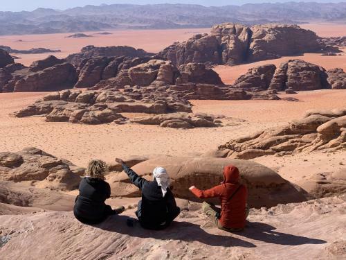 Wadi Rum Desert Eid Camp & Cave & Tours