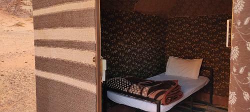 Wadi Rum Desert Eid Camp & Cave & Tours