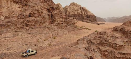 Wadi Rum Desert Eid Camp & Cave & Tours