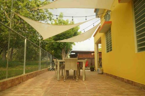 Casa Salinas Retreat At Combate