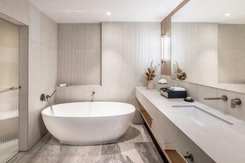 Hotel Doubletree By Hilton Karaka