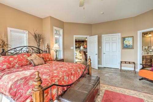 Lakefront House With Game Room, Deck And Views!
