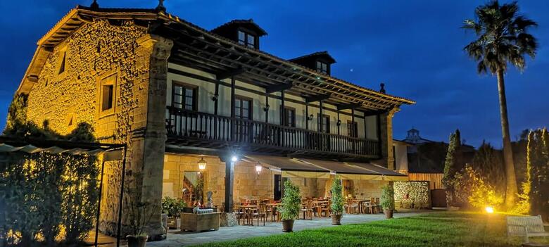 Hotel Palaci�n De To�anes