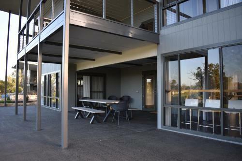 Villa Stirling Estate Chalets