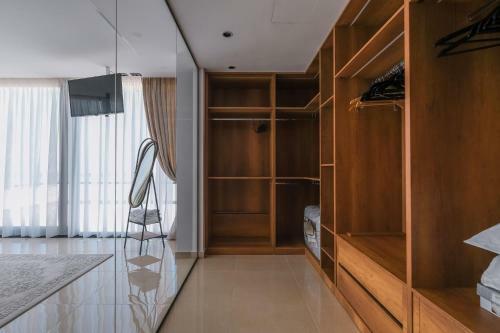 Panoramic Lake View Luxury Villa