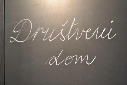 Apartment Dru?tveni Dom