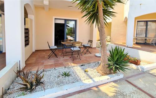 Maria's Holiday House - Communal Pool