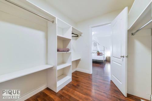 Villa New, 3bdrm Tropical Oasis, Central, Garage, Fireplace, Wifi!