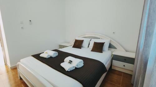Four Seasons Apartments