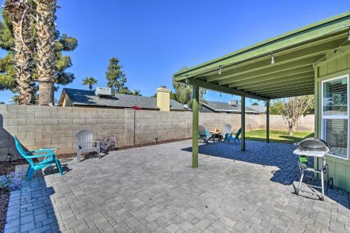 Glendale Escape With Patio, Walk To Westgate!