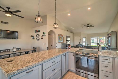Glendale Escape With Patio, Walk To Westgate!