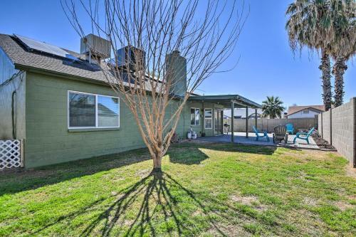 Glendale Escape With Patio, Walk To Westgate!
