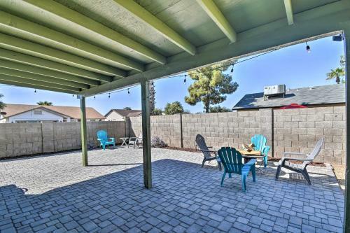 Glendale Escape With Patio, Walk To Westgate!