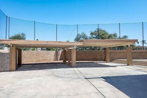 Grand Residence With Terrace, Pool, Next To Golf & Lake Views