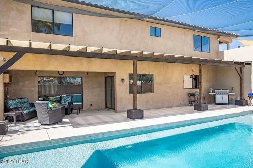 Grand Residence With Terrace, Pool, Next To Golf & Lake Views
