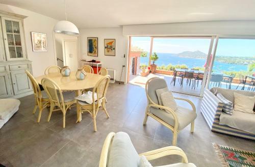 Villa Roc Vue Mer Et Piscine