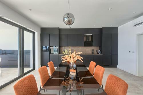 Brand New Villa Ultima