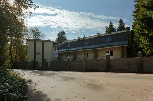 Hotel House Of The Hunter