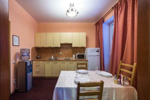 Hotel House Of The Hunter