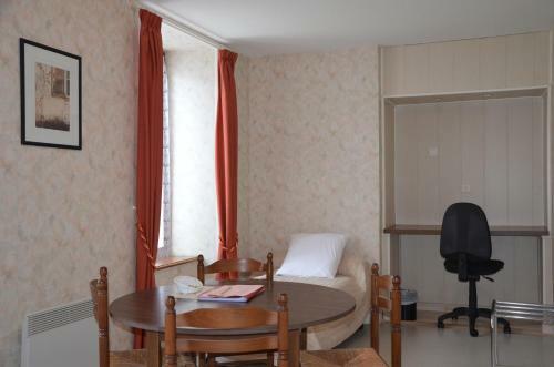 Hotel Logis Auberge De L'allagnonette