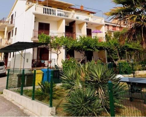 Apartman Petra S Pogledom Na More
