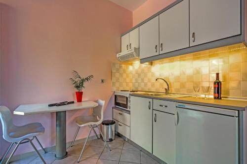 Apartamento 5mins- Beach - Shops -bbq -wood Oven -patio-6