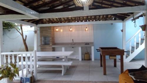 Casa Com Piscina Em Gerib� Para Temporada.