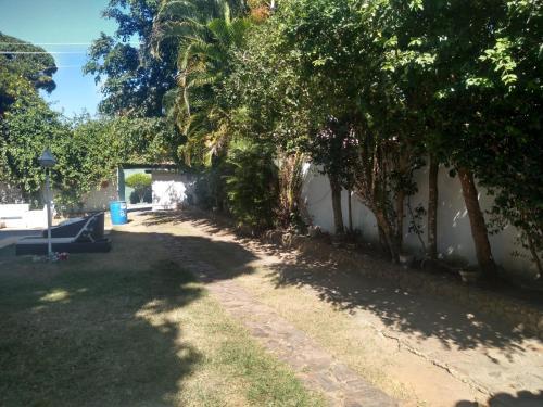 Casa Com Piscina Em Gerib� Para Temporada.