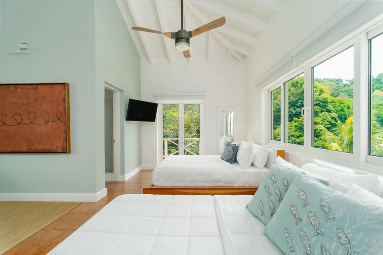 Hotel Blue Roatan Resort