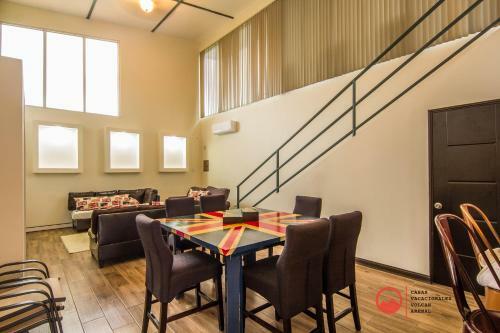 Majestic Arenal House - Private Pool, Wifi, A / C