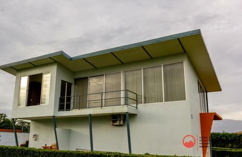 Majestic Arenal House - Private Pool, Wifi, A / C