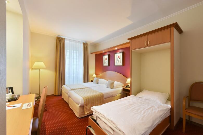 Hotel International & Terminus(.)