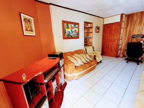 A&r Heredia, Habitaci�n