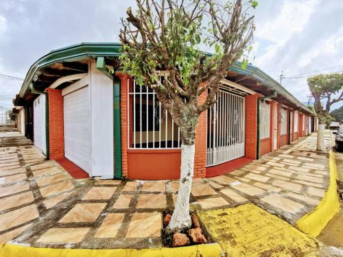 A&r Heredia, Habitaci�n