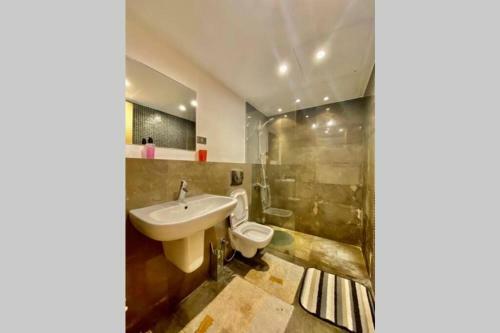2 Bedroom Apartment Direct To Pool