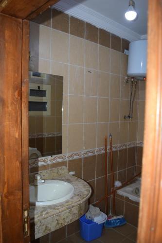 Apartment With Separate Entrance Near Arabia Hotel