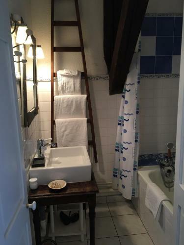 Hostal Auberge De Fondain
